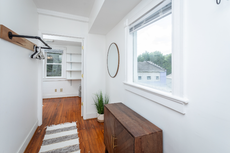 600 E Main St #6-1 - Photo 4 of 6