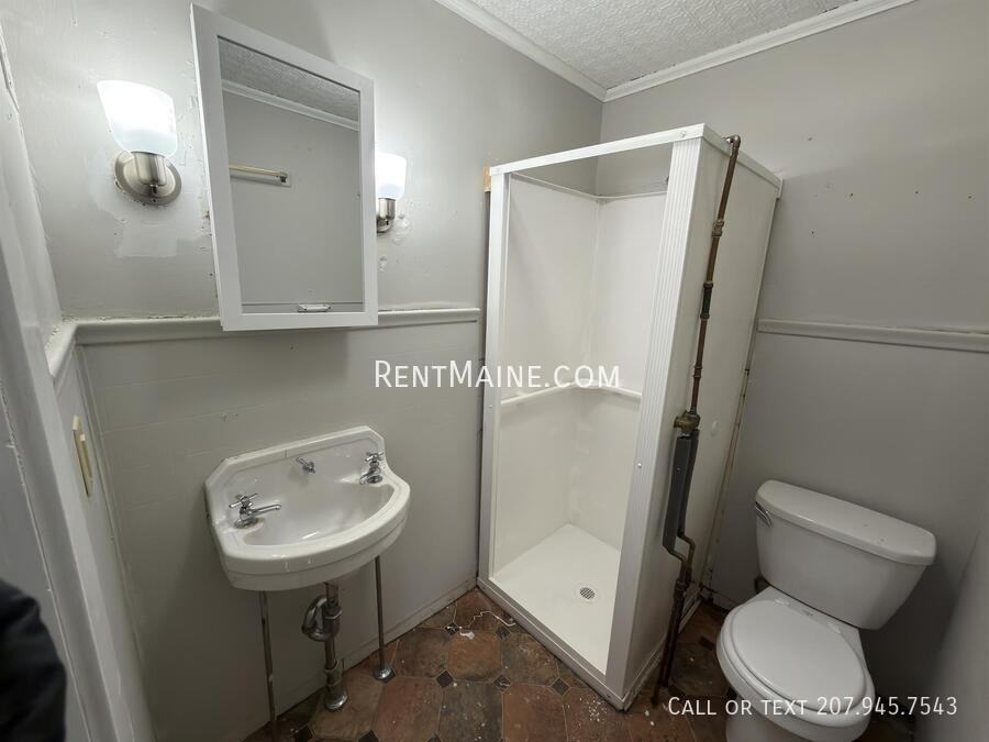 9 Catell St #5 - Photo 7 of 7