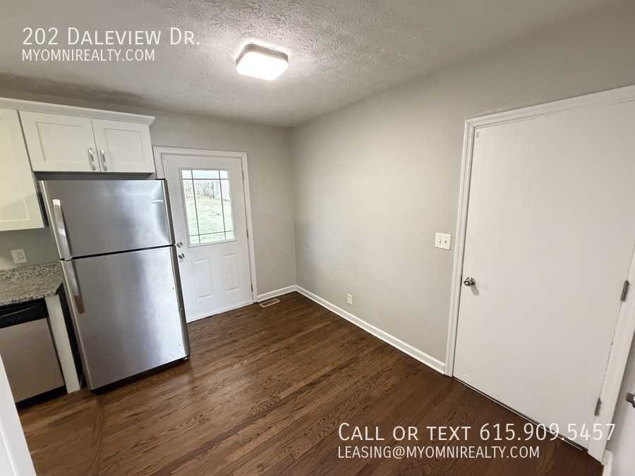 202 Daleview Ave - Photo 5 of 12