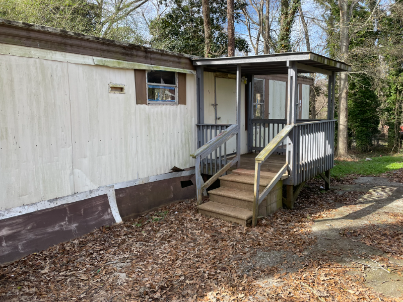 98 Fountain Cir - Photo 2 of 7