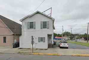 featured image of 204 Main St #LOWER