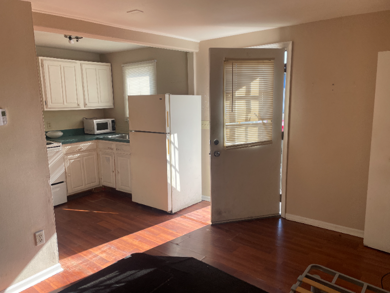 204 Main St - Photo 3 of 4