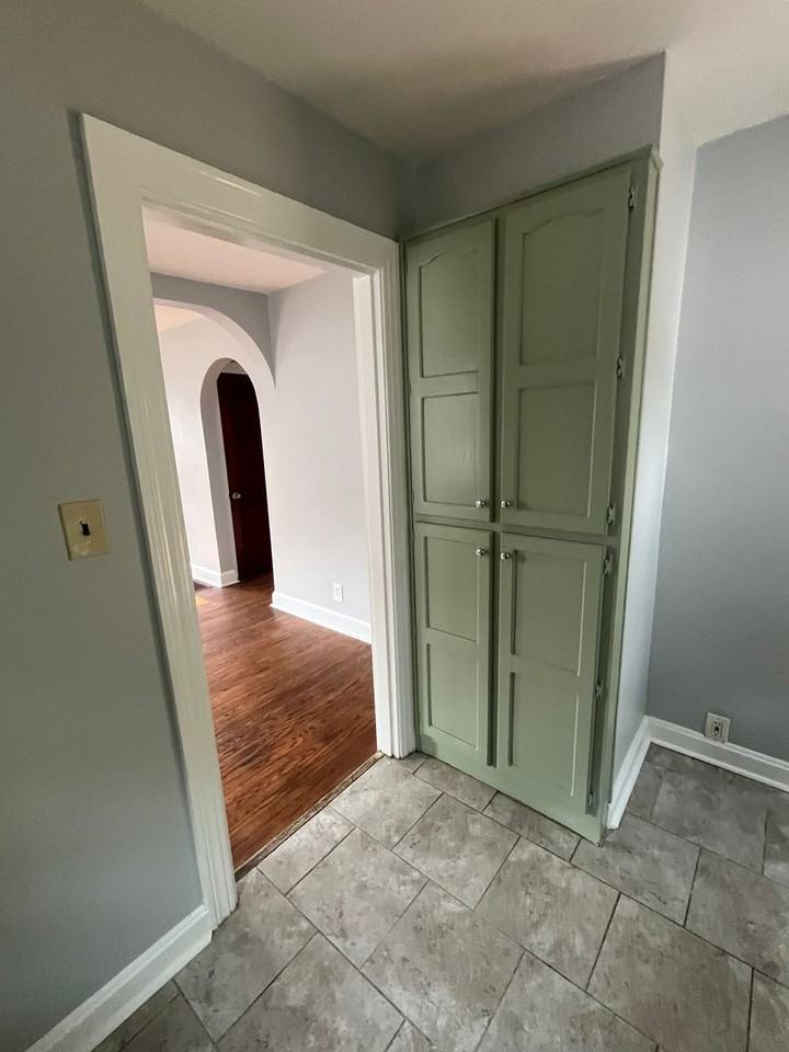 1017 Carlisle Ave - Photo 5 of 9