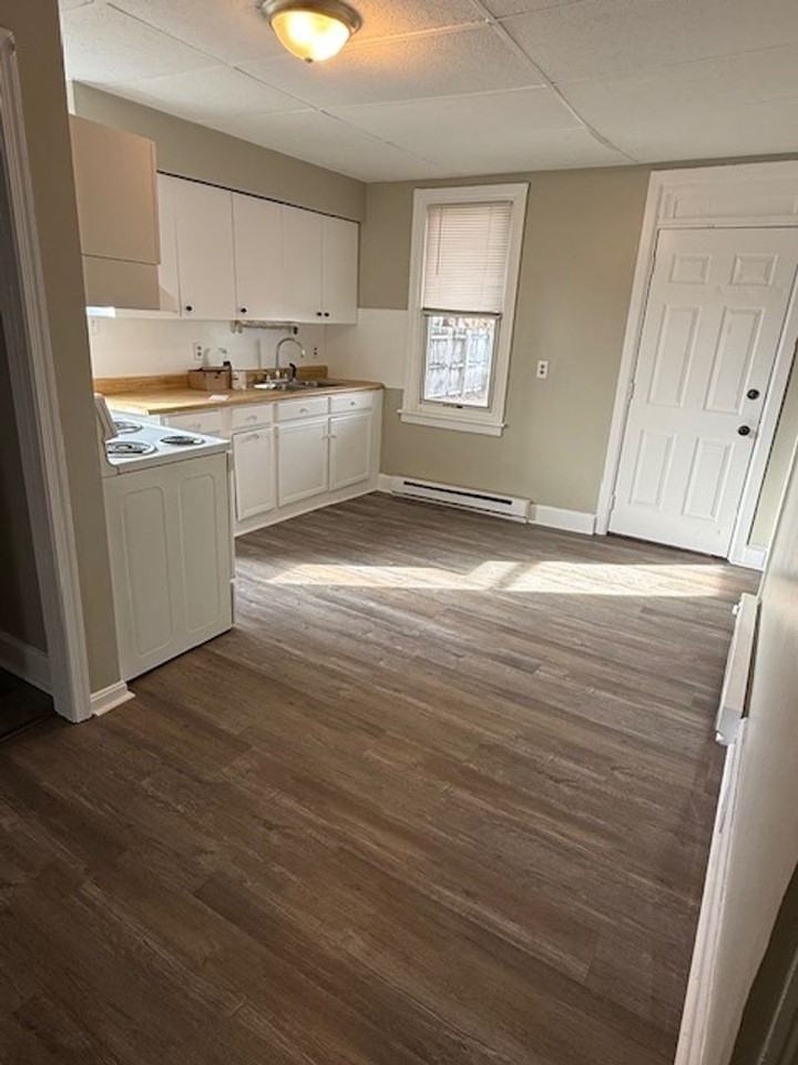 2 Noble Ave - Photo 4 of 21