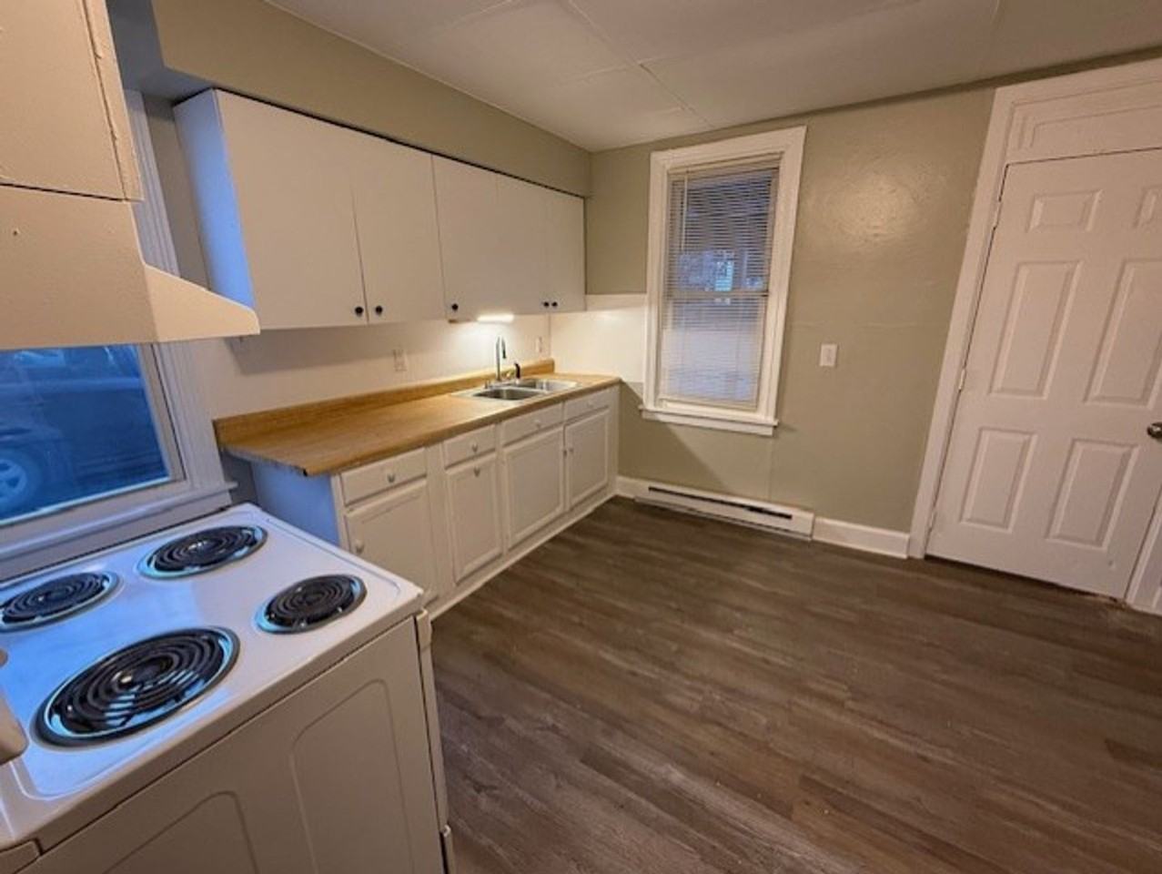 2 Noble Ave - Photo 5 of 21