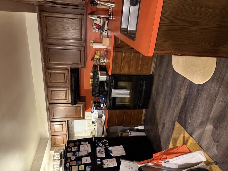 811 5th St #811-05 - Photo 4 of 6