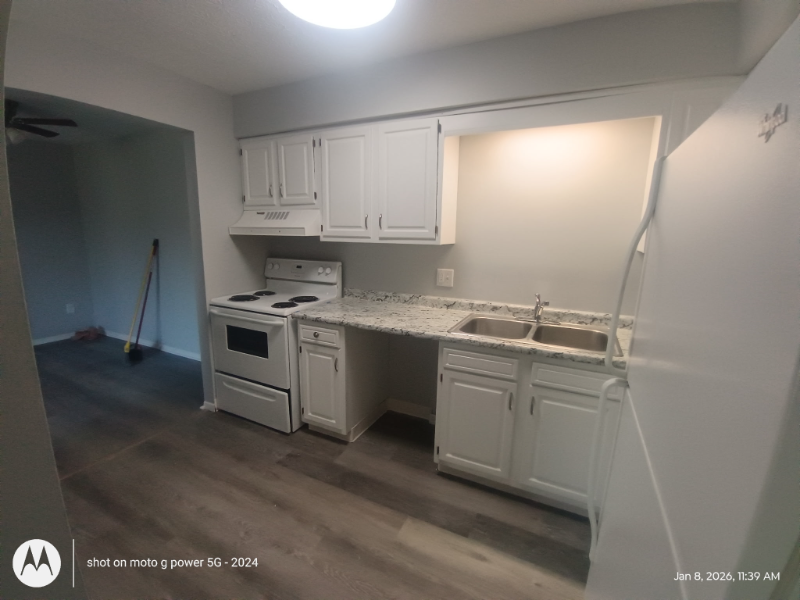 5240 Emil Ave Sw #105 - Photo 7 of 20