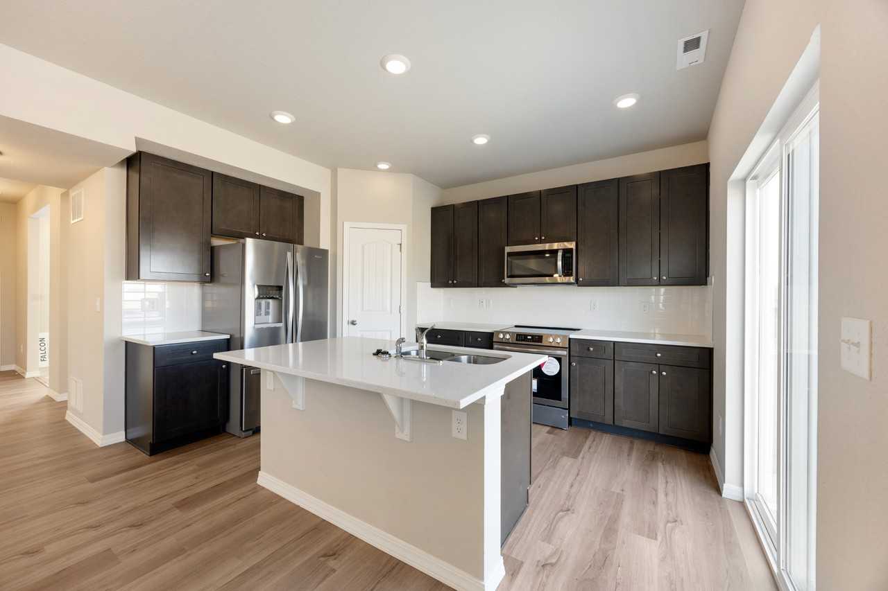 10886 Rolling Peaks Dr - Photo 7 of 34