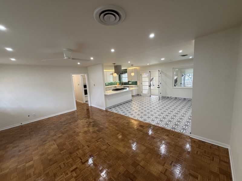 2010 Parhaven Dr - Photo 2 of 13