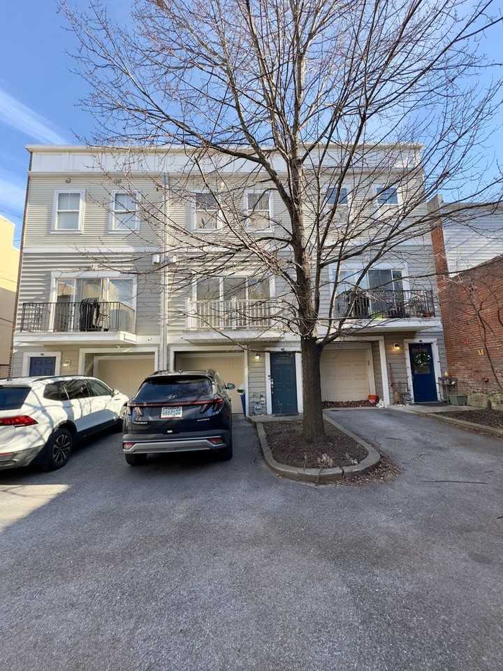 124 N Duncan St - Photo 2 of 35