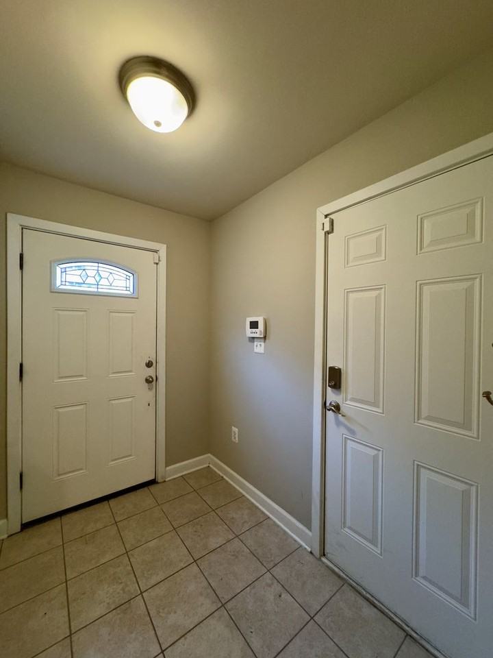 124 N Duncan St - Photo 5 of 35