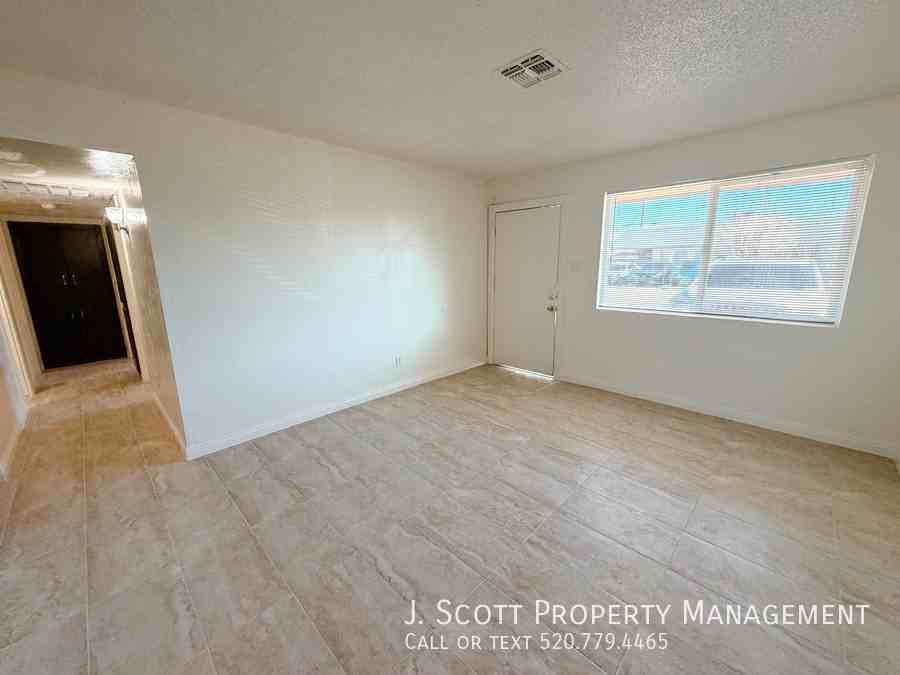 6908 W Coolidge St - Photo 3 of 16