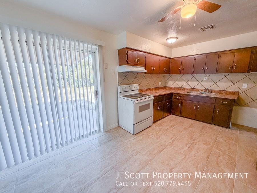 6908 W Coolidge St - Photo 5 of 16