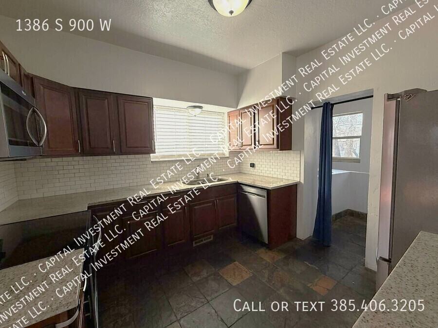 1386 S 900 W - Photo 5 of 31