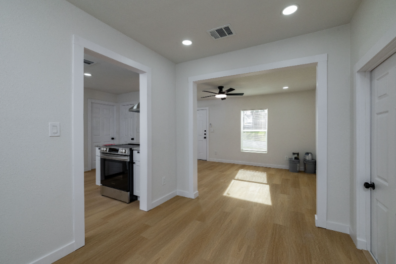 3501 Canyon Ridge Ave - Photo 3 of 8