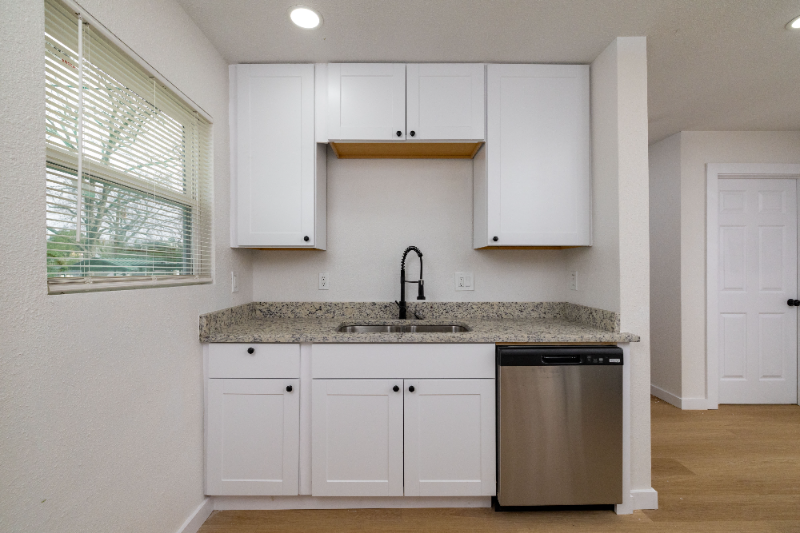 3501 Canyon Ridge Ave - Photo 7 of 8