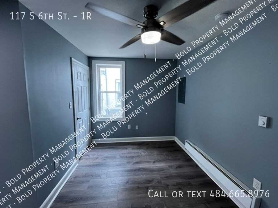 117 S 6th St #1R - Photo 3 of 6