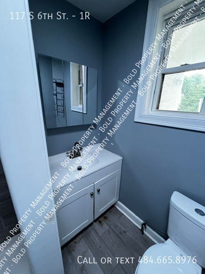 117 S 6th St #1R - Photo 5 of 6
