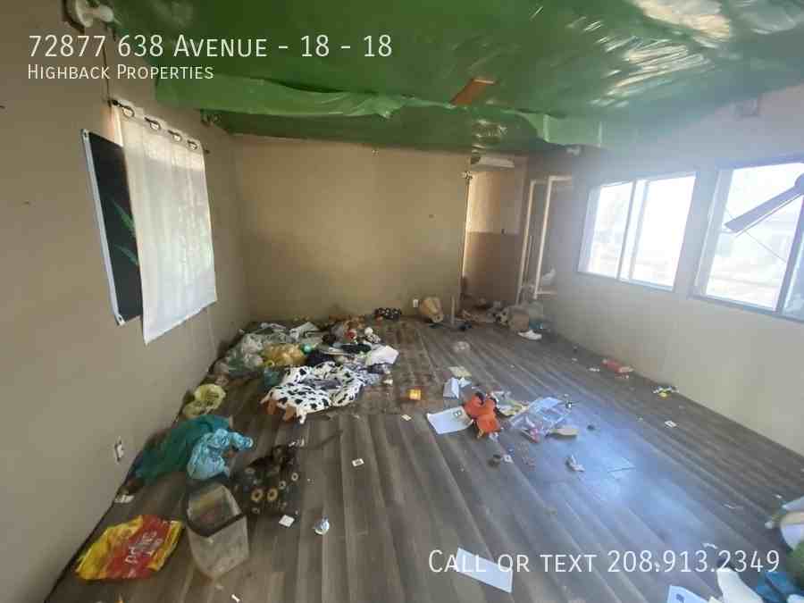 72877 638 Ave #18 - Photo 2 of 7