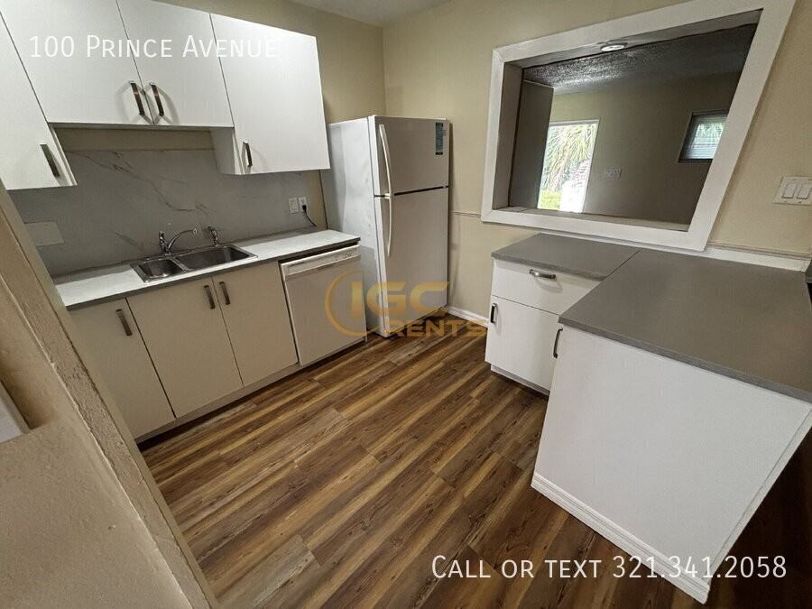 100 Prince Ave - Photo 4 of 18