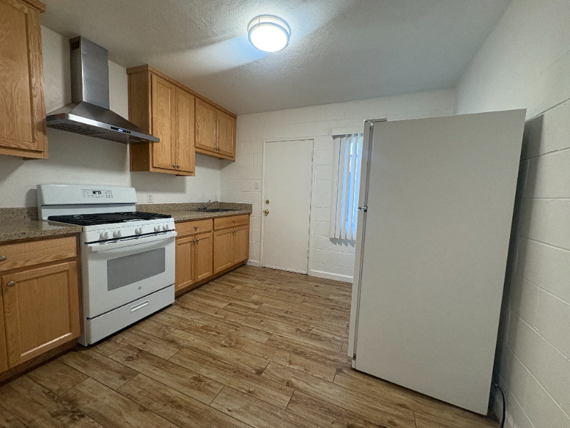 109 8th St #101 - Photo 3 of 7