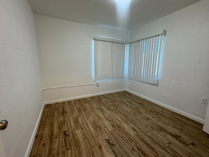 109 8th St #101 - Photo 6 of 7