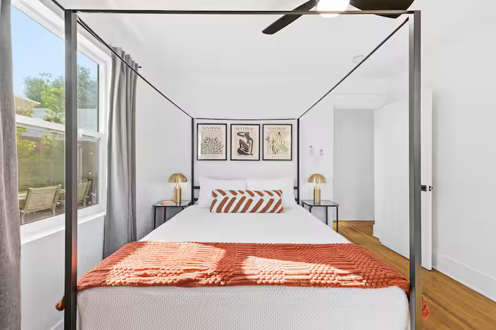 3407 N Mountain View Dr - Photo 3 of 33