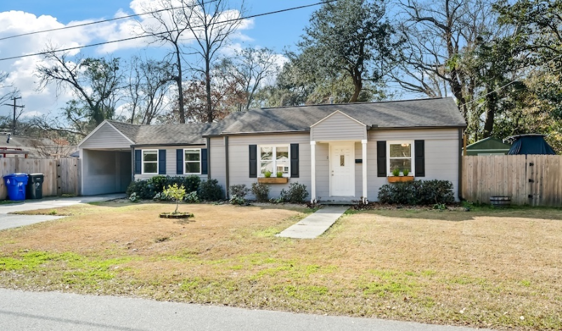 1 Paula Dr - Photo 2 of 22