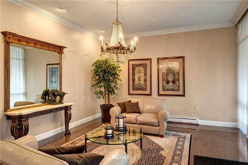 1001 Queen Anne Ave N #201 - Photo 3 of 7