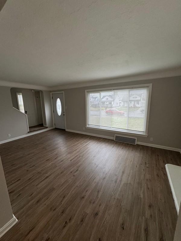 20107 Libby Rd - Photo 6 of 11