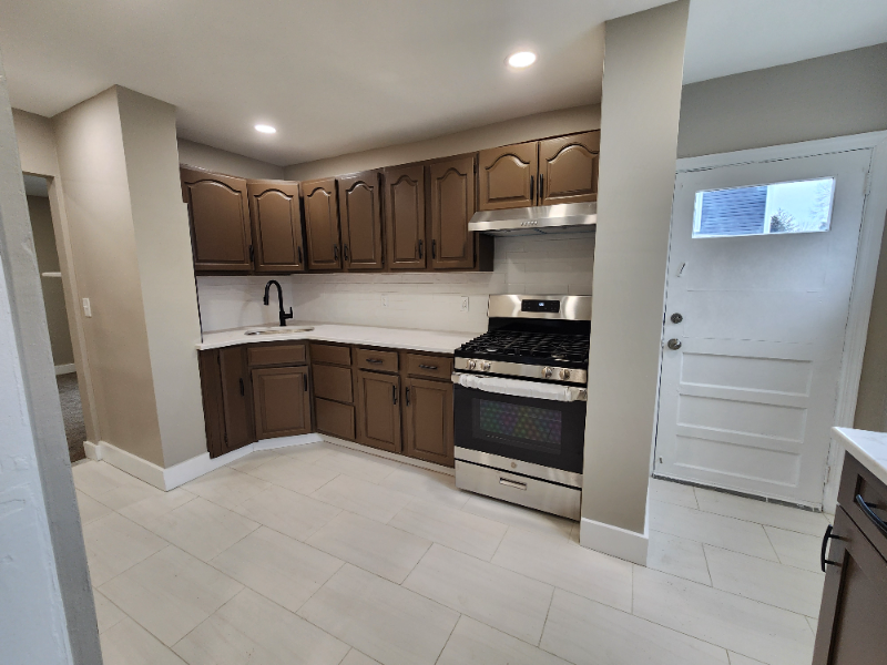 376 Dewolf Pl - Photo 6 of 20