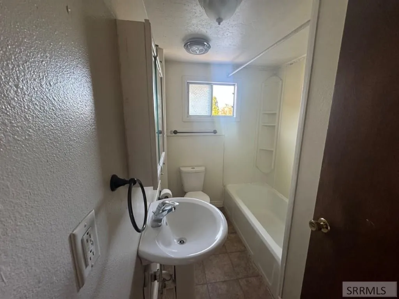 7 S 4th W - Photo 3 of 8