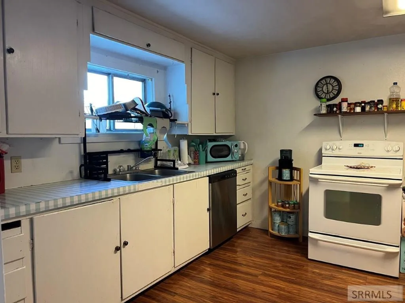 7 S 4th W - Photo 6 of 8