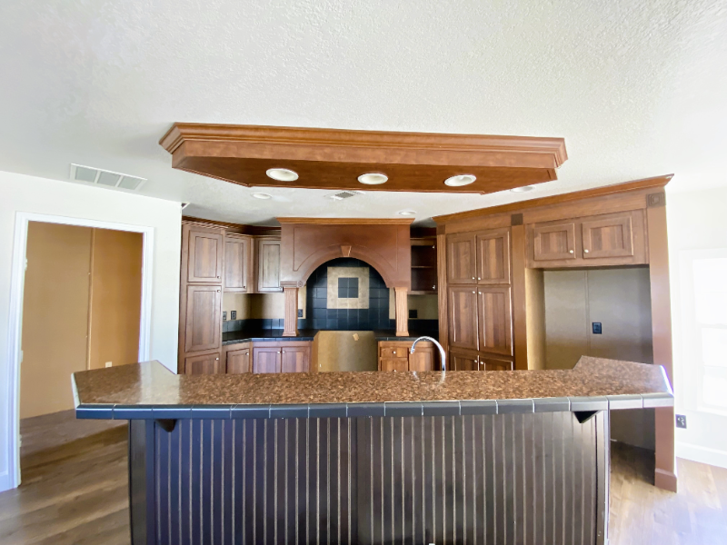 415 Mostyn Ln - Photo 6 of 20