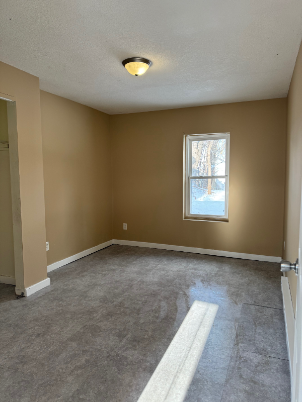 1644 Myrtle St N - Photo 3 of 12