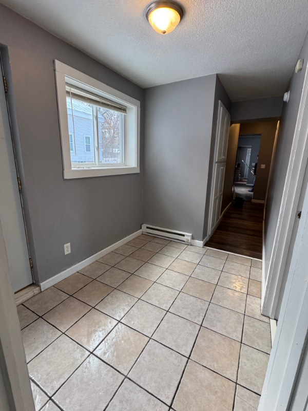 1644 Myrtle St N - Photo 7 of 12