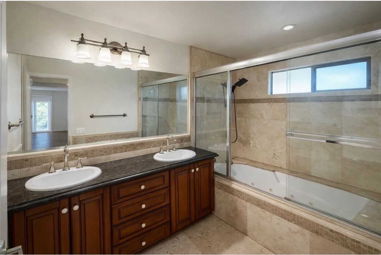 Sylvan Townhomes - Photo 4 of 8