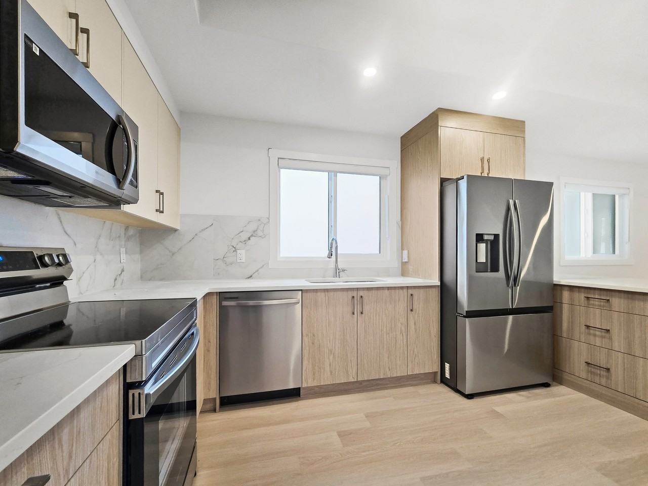 6123 33 Avenue NW - Photo 3 of 28