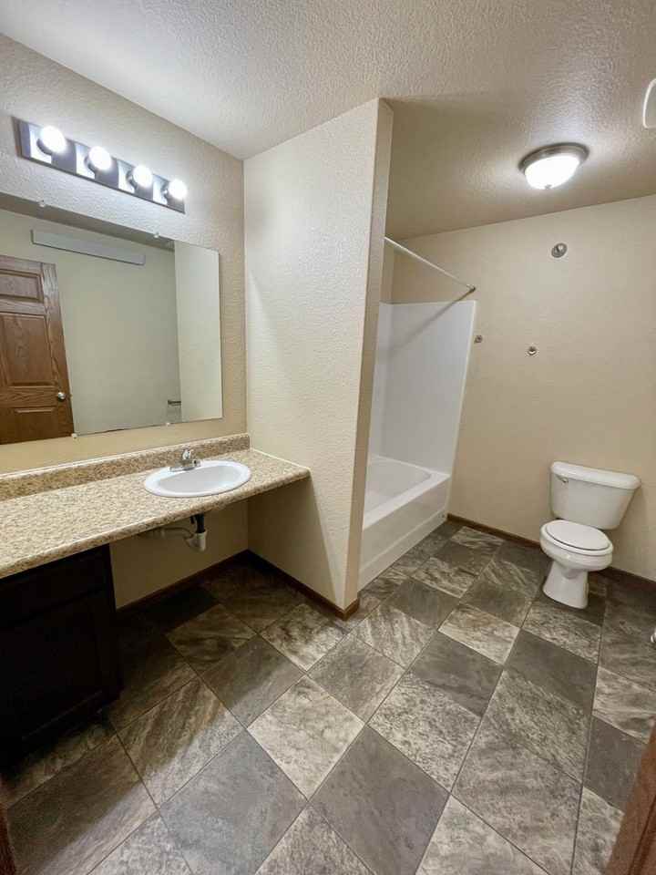 4210 Kateland St - Photo 5 of 36