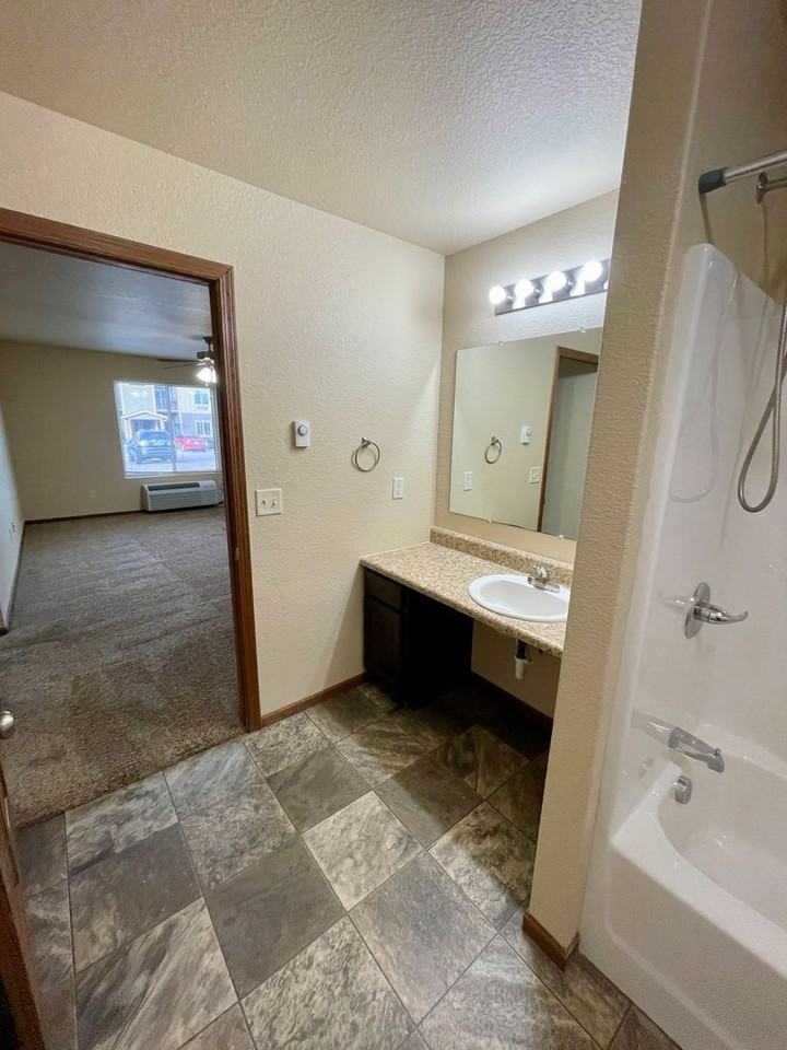 4210 Kateland St - Photo 7 of 36