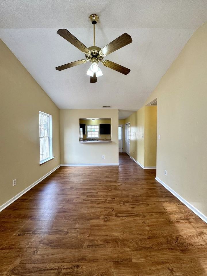 1133 Pueblo Dr - Photo 2 of 12