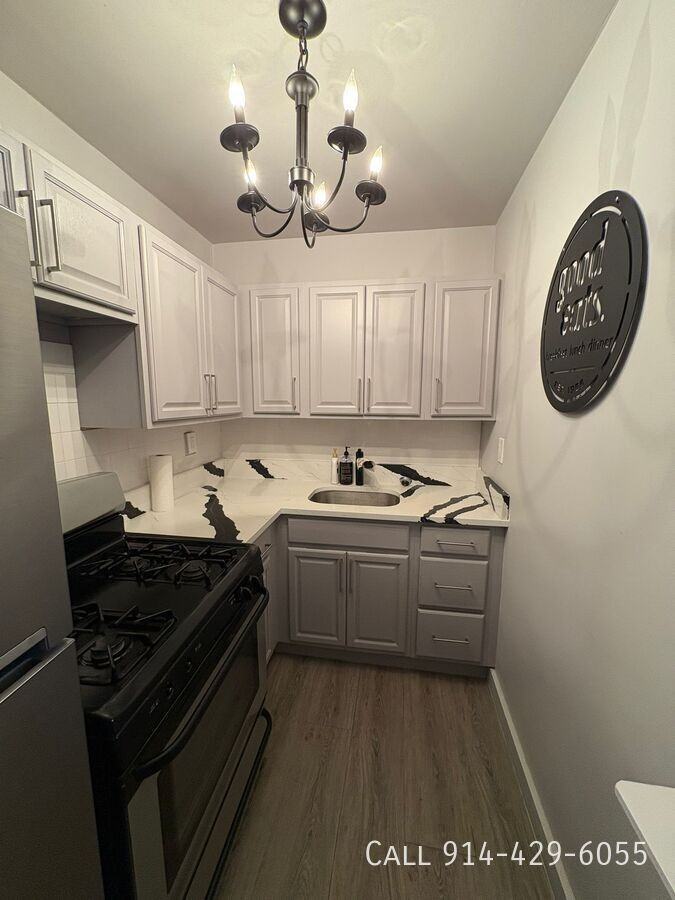 793 Mclean Ave - Photo 4 of 6