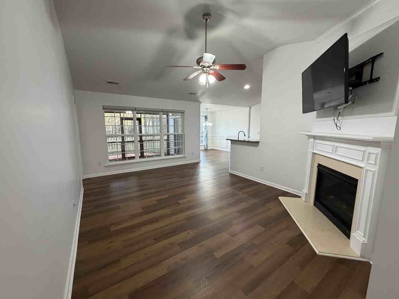 1863 New Castle Dr #NA - Photo 3 of 18