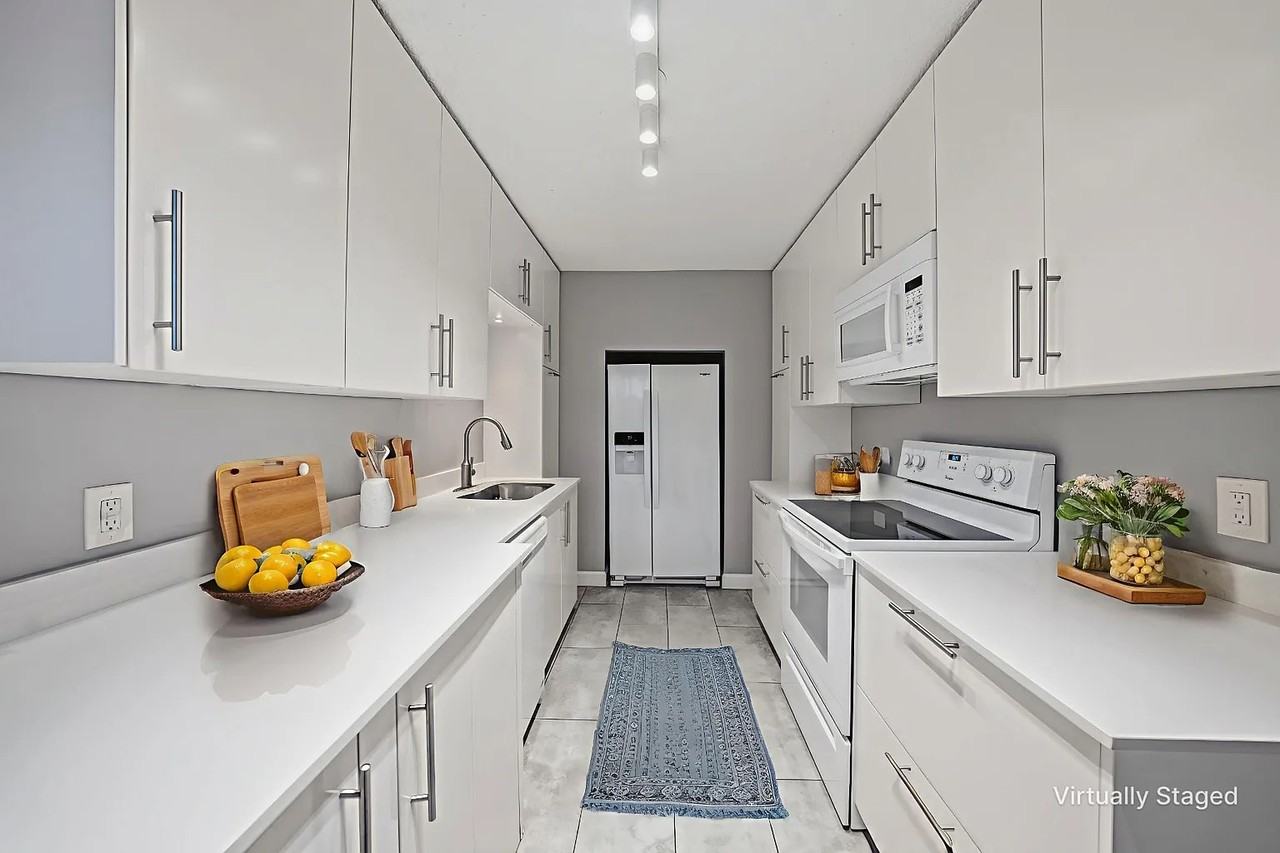 7806 Royal Ln #123 - Photo 5 of 8