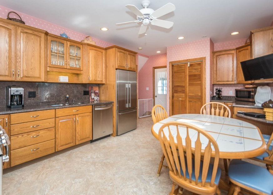 41 Rich St #2 - Photo 4 of 23