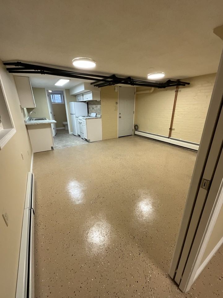 120 N 8th Ave E #B - Photo 5 of 13