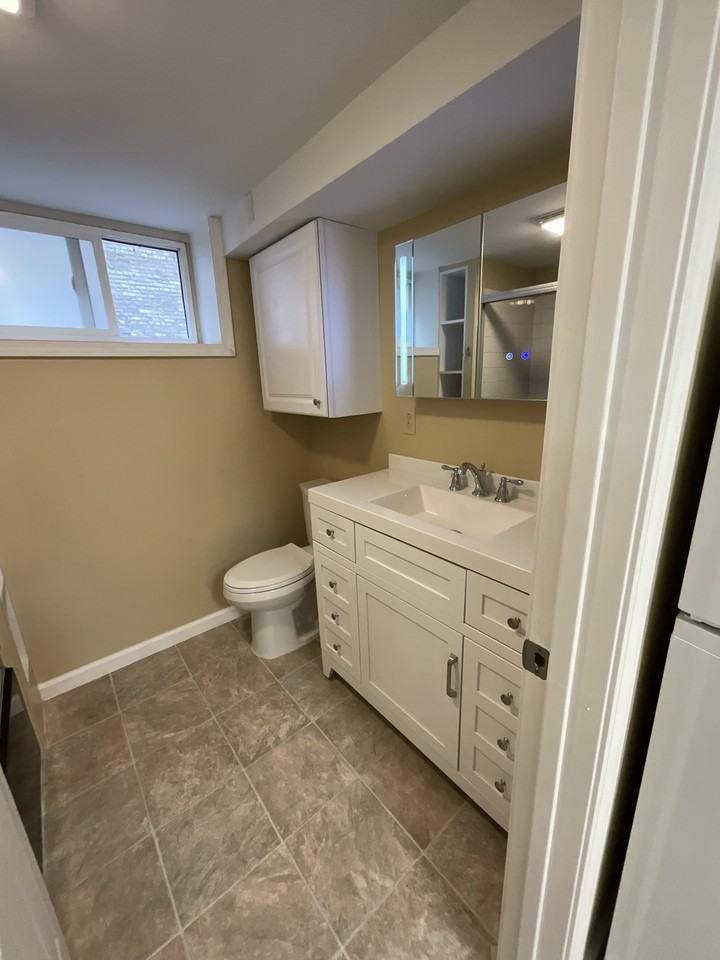 120 N 8th Ave E #B - Photo 6 of 13