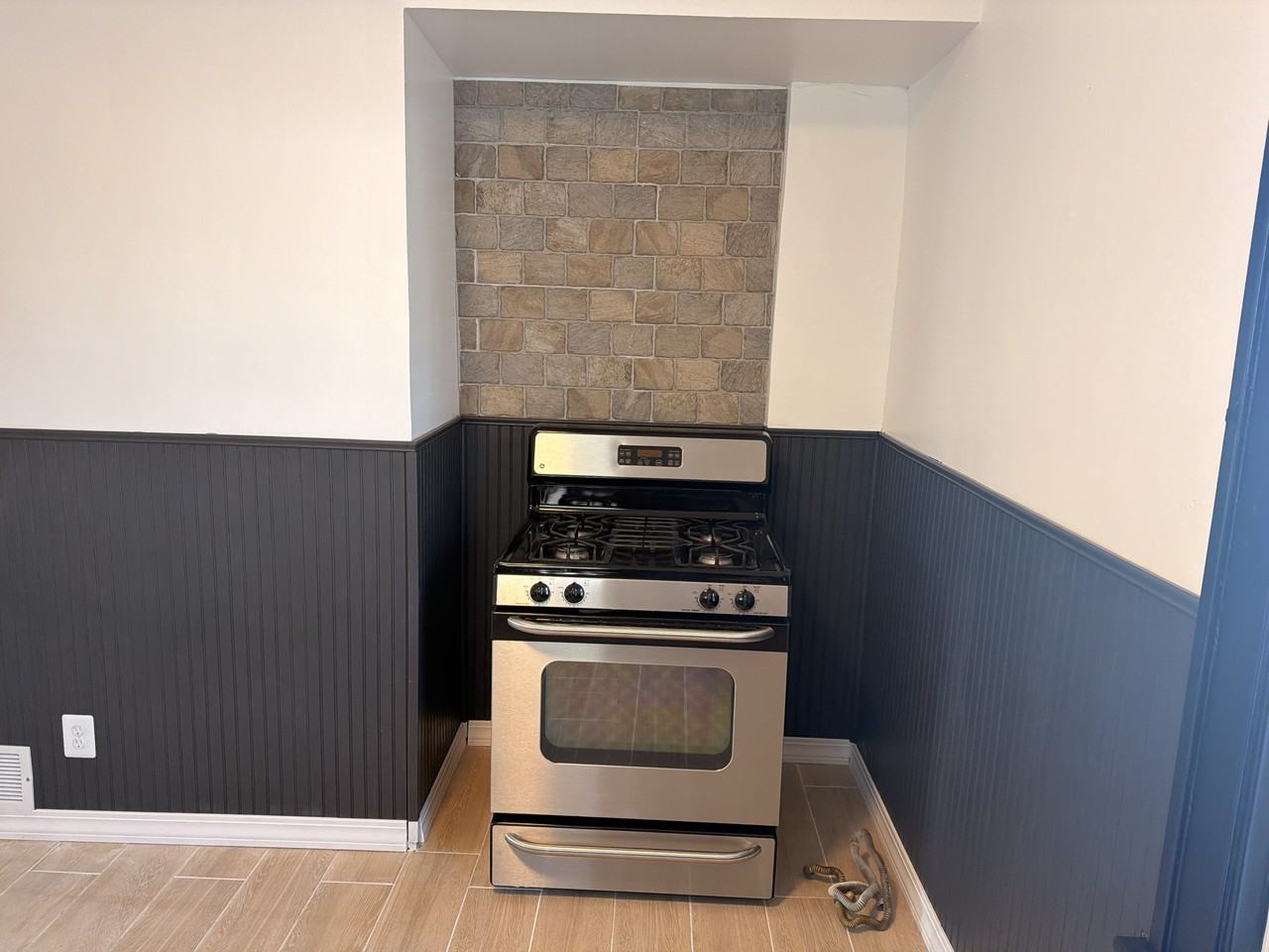 Cecilia Ave #UP - Photo 3 of 5