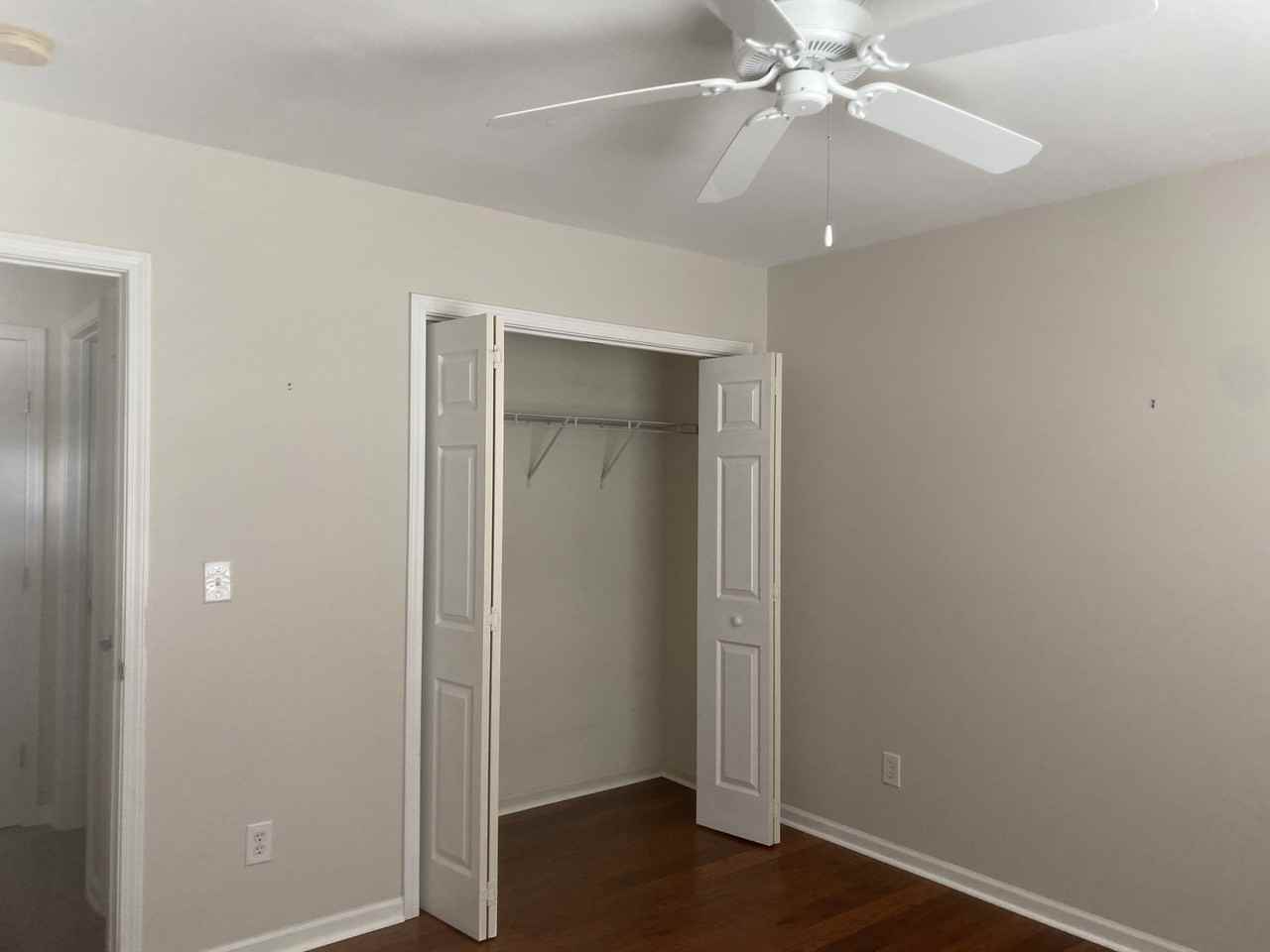 1040 Bridgeport Way - Photo 5 of 19