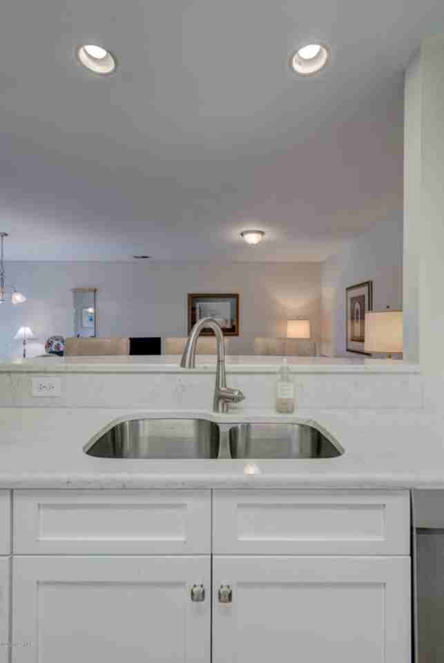 1040 Bridgeport Way - Photo 7 of 19